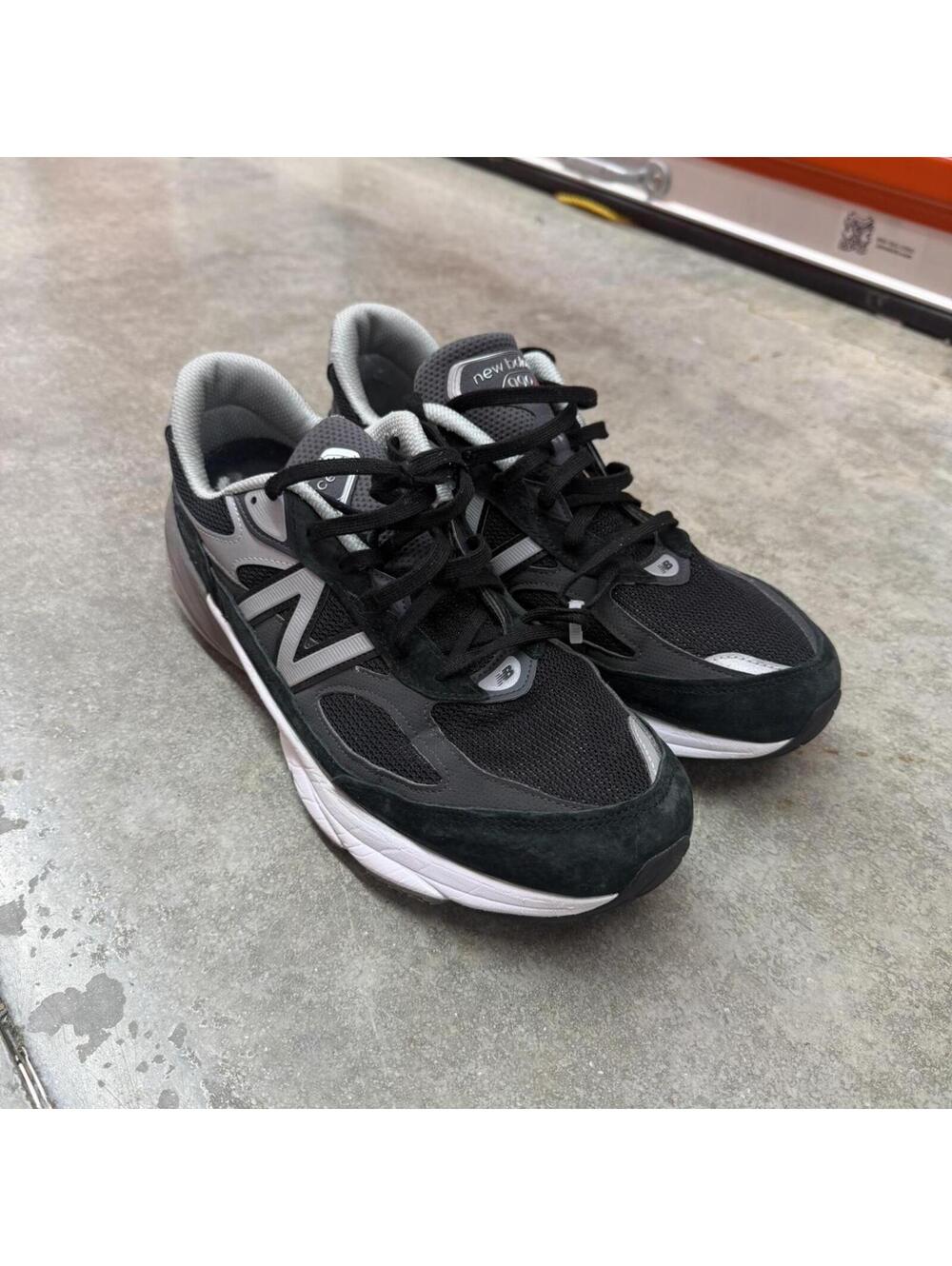new balance 990v6 black and grey running shoes size 13 MENS
